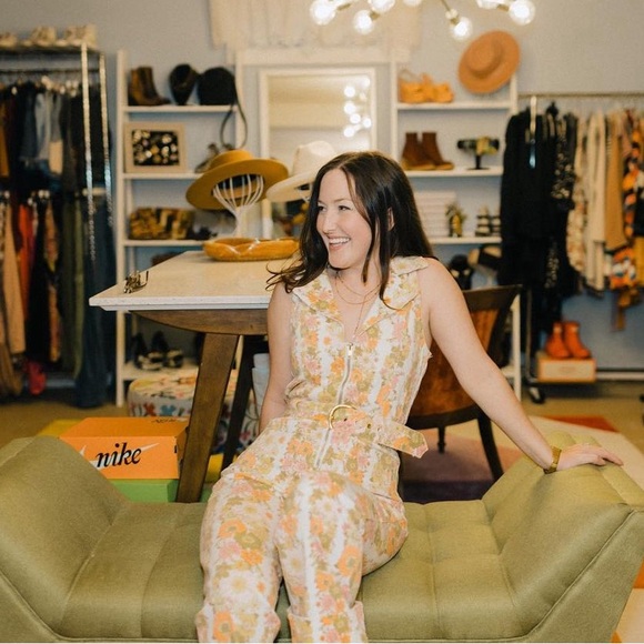 Meet your Posher, Lo - Picture 1 of 2